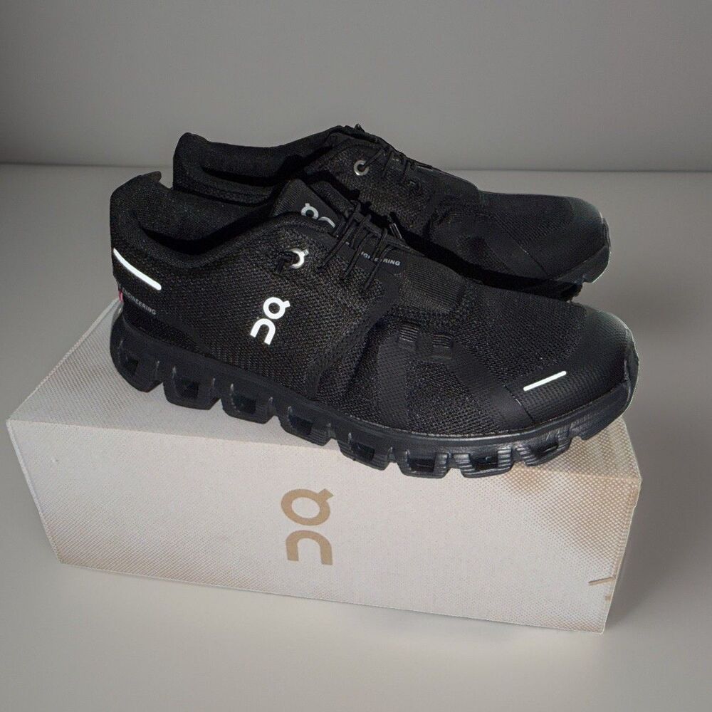 NIB Womens On Cloud 6 Black Athletic Running sneaker Sz 9.5